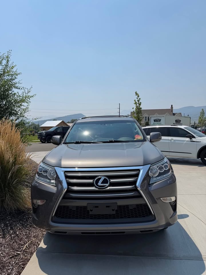 2014 Lexus GX · GX 460 Sport Utility 4D (photo 4) — photo 4