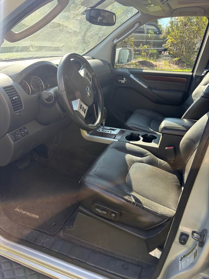 2012 Nissan Pathfinder · LE in Columbia, SC (photo 5) — photo 5