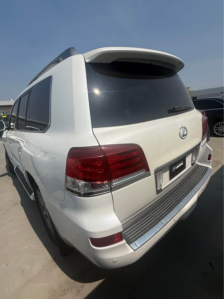 2015 Lexus LX · LX 570 Sport Utility 4D in Rocklin, CA (photo 4) — photo 4