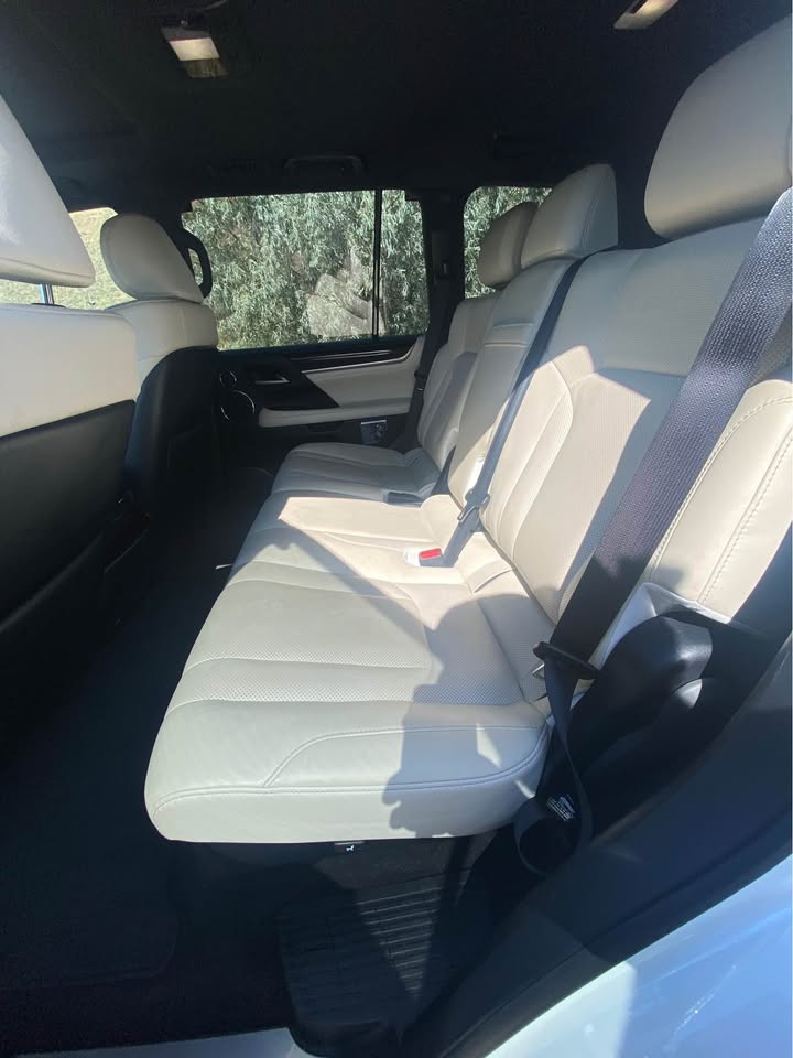 2020 Lexus LX · LX 570 Sport Utility 4D (photo 11) — photo 11