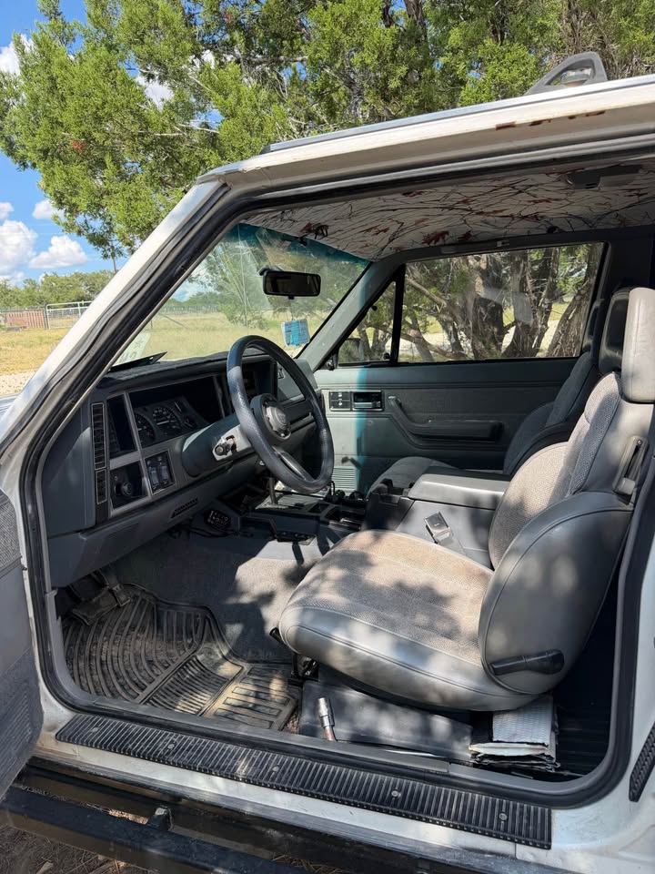 1989 Jeep Cherokee · Sport 2D (photo 5) — photo 5