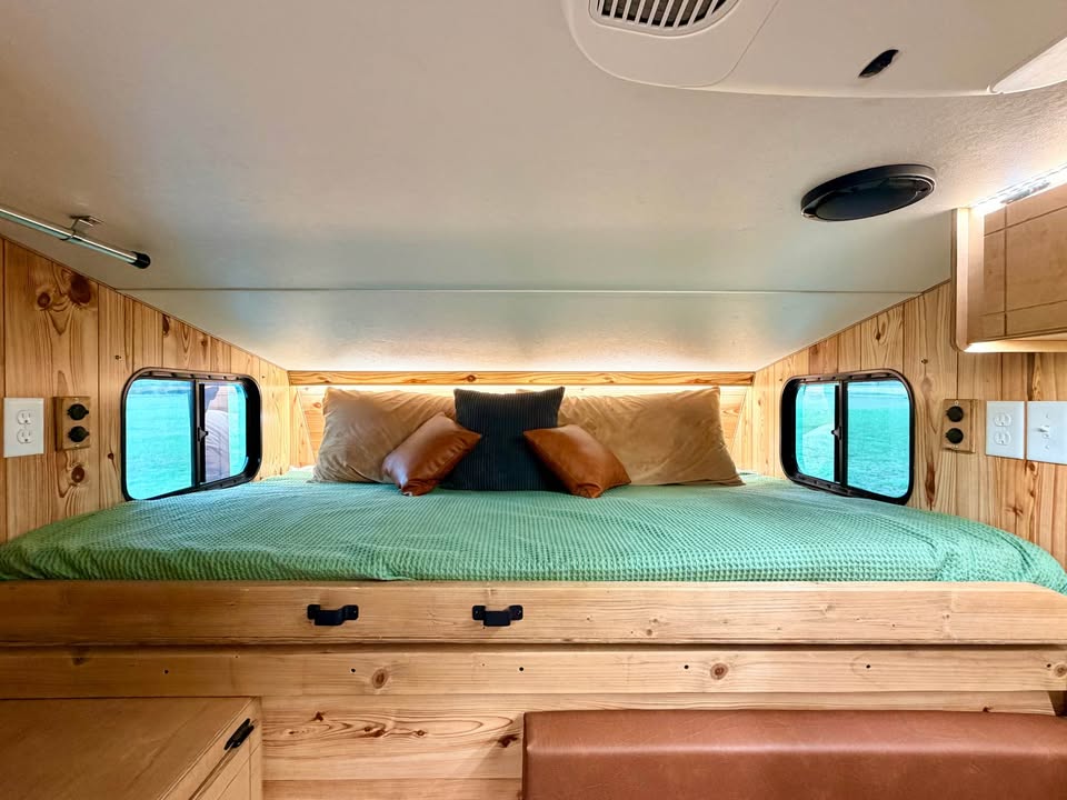 2025 Custom Capri Retreat Truck Camper in Valley Mills, TX (photo 5) — photo 5