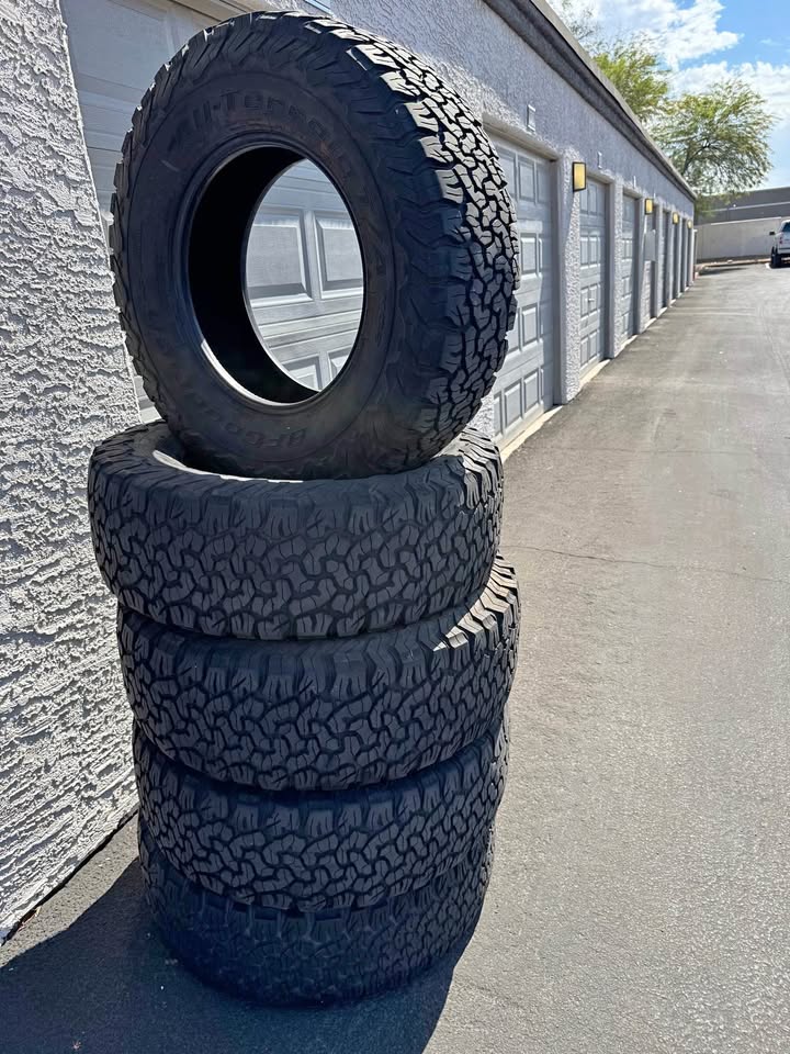BFGoodrich All-Terrain T/A KO2 5 Tires LT 28570r17 in Phoenix, AZ (photo 1)