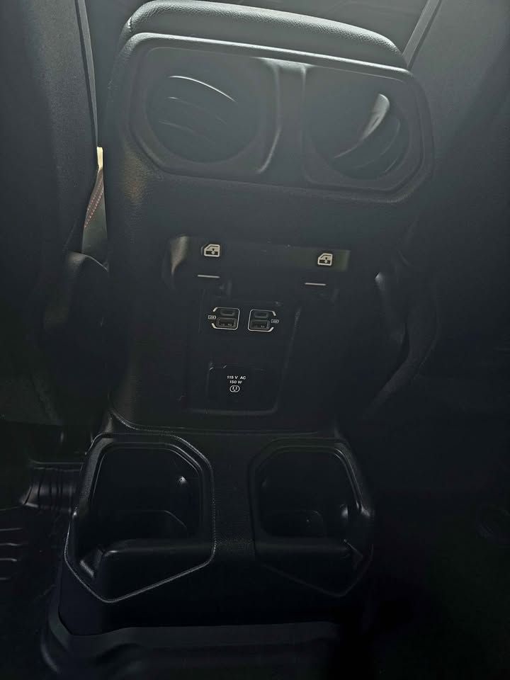 2023 Jeep Wrangler · Rubicon Sport Utility 4D (photo 9) — photo 9