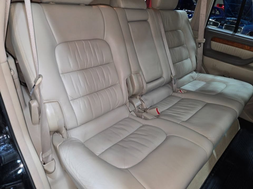 2004 Lexus LX 470 Leather - Clean Carfax (photo 8) — photo 8
