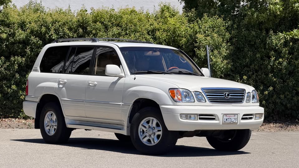 2000 Lexus LX · LX 470 Sport Utility 4D in Pleasanton, CA (photo 3) — photo 3