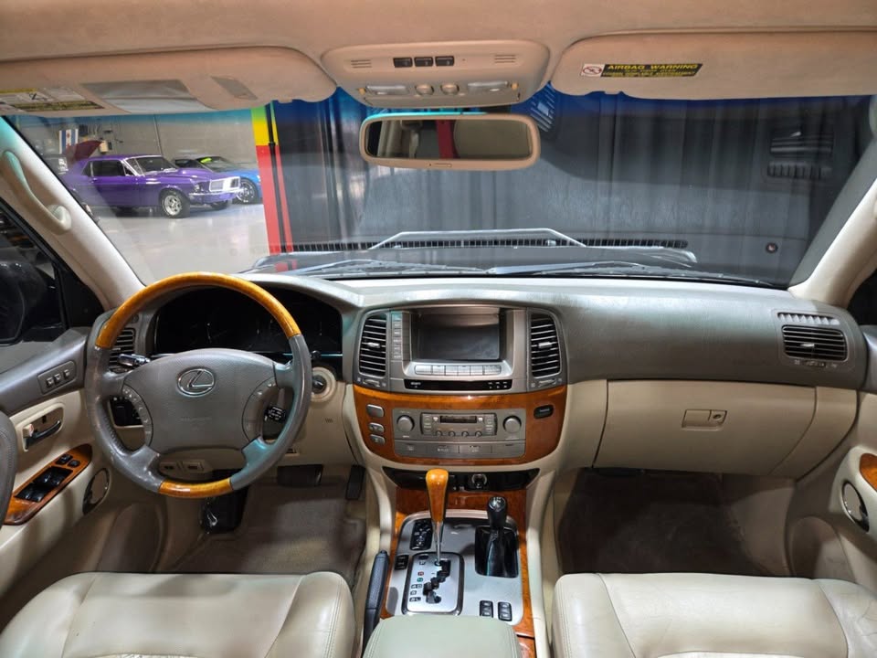 2004 Lexus LX 470 Leather - Clean Carfax in Addison, IL (photo 4) — photo 4