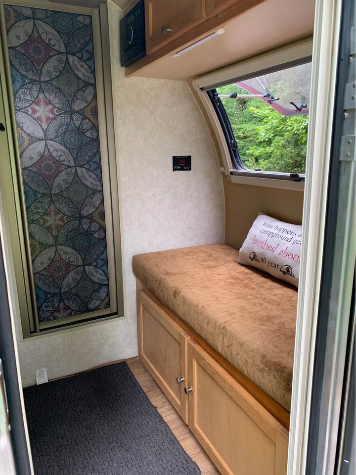 2017 CS-S Series T@B by nuCamp 320 Teardrop Camper in Heathsville, VA (photo 6) — photo 6