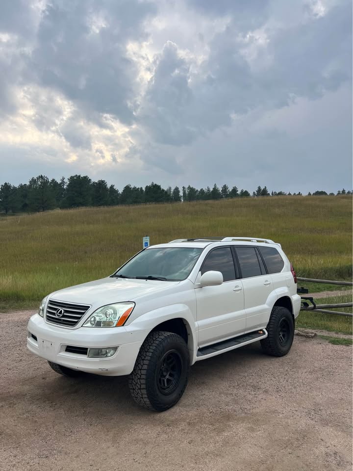 2005 Lexus GX · GX 470 Sport Utility 4D in Denver, CO (photo 4) — photo 4