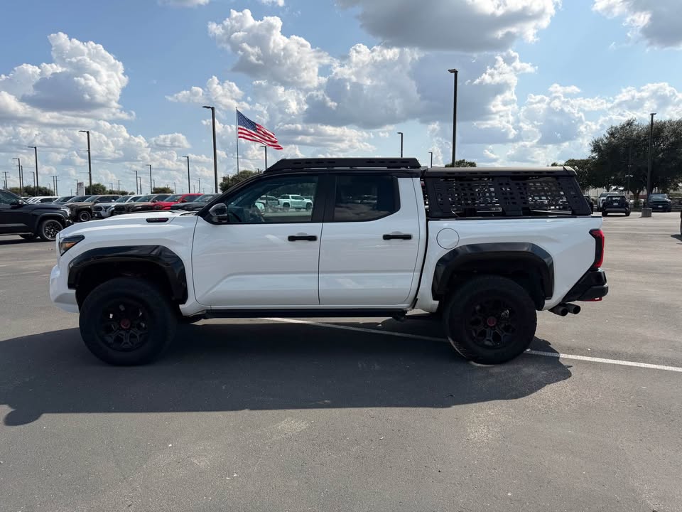 2025 Toyota Tacoma Hybrid TRD Pro I Custom Build I Executive Lease Trade in (photo 8) — photo 8