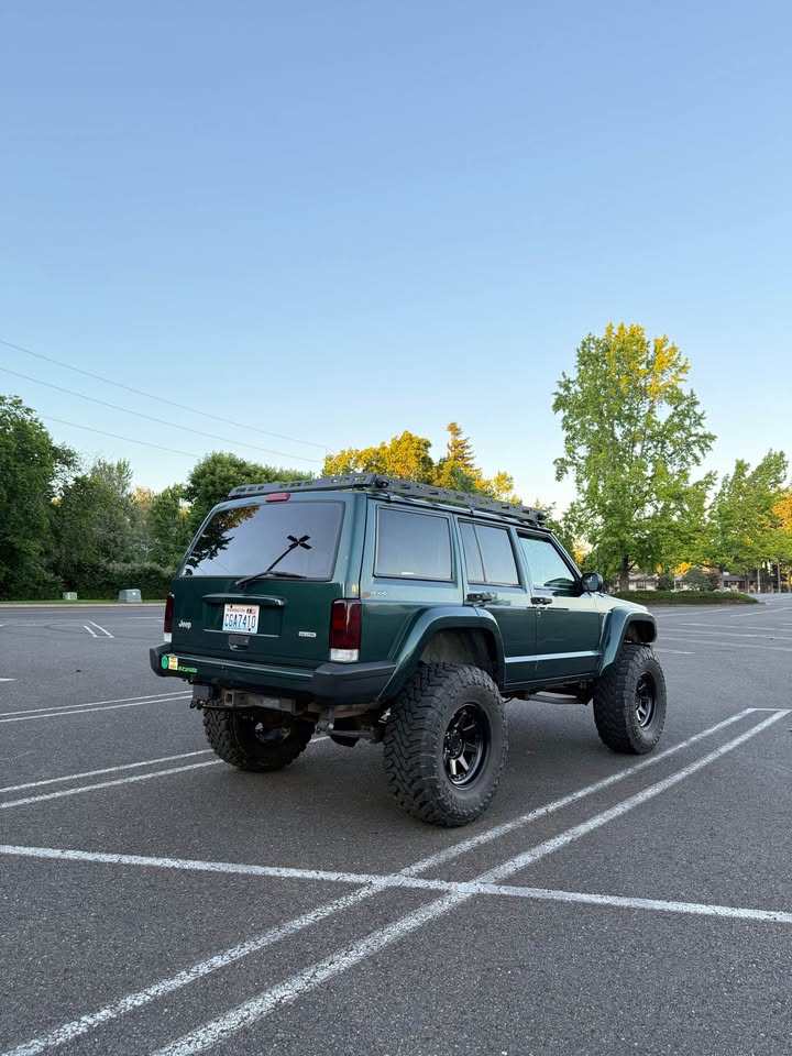 2001 Jeep Cherokee · Sport Utility 4D in Vancouver, WA (photo 6) — photo 6