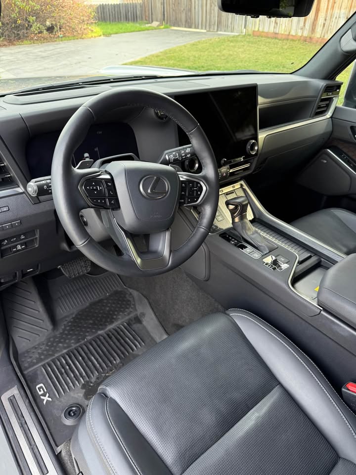 2024 Lexus GX · GX 550 Luxury + in Roseville, CA (photo 8) — photo 8