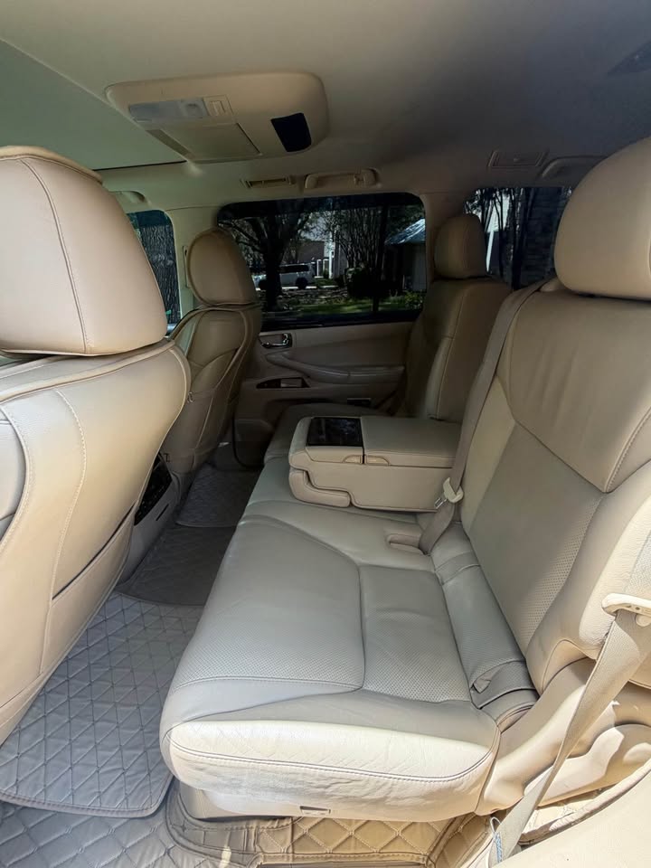 2010 Lexus LX · Lx570 in Sugar Land, TX (photo 10) — photo 10