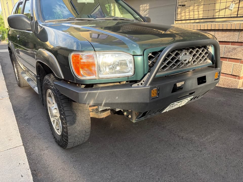 2001 Nissan Pathfinder SE Off-Road Sport Utility 4D (photo 3) — photo 3