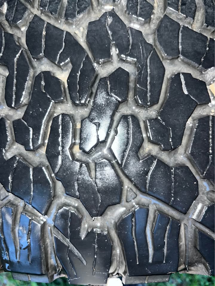 Bfgoodrich ko2 285/60r20 in Fort Plain, NY (photo 5) — photo 5