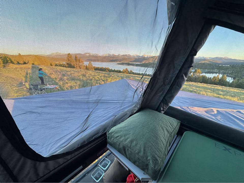Super Pacific X1 Camper for Tacoma, short bed 5ft with Extras in Denver, CO (photo 9)