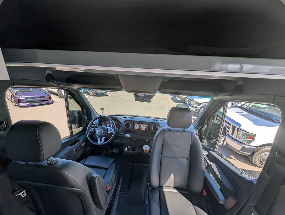 2025 Winnebago Revel Adventure Van 28K in Upgrades extra Lithionics Battery 48V (photo 5) — photo 5
