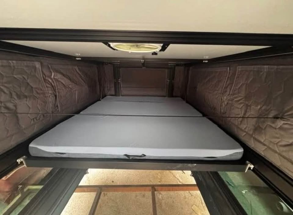 Tune Outdoor M1 Pop-Up Truck Camper w/ Integrated Solar Roof – Toyota Tacoma (photo 8) — photo 8