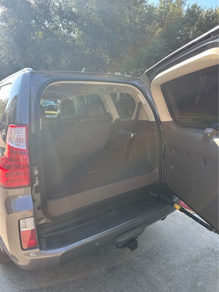 2010 Lexus GX · GX 460 Premium Sport Utility 4D in Houston, TX (photo 5) — photo 5