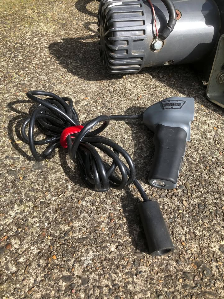 Warn 9.5xp Winch - Zero Recovery Use, Excellent Condition (USA Made) in Portland, OR (photo 5) — photo 5