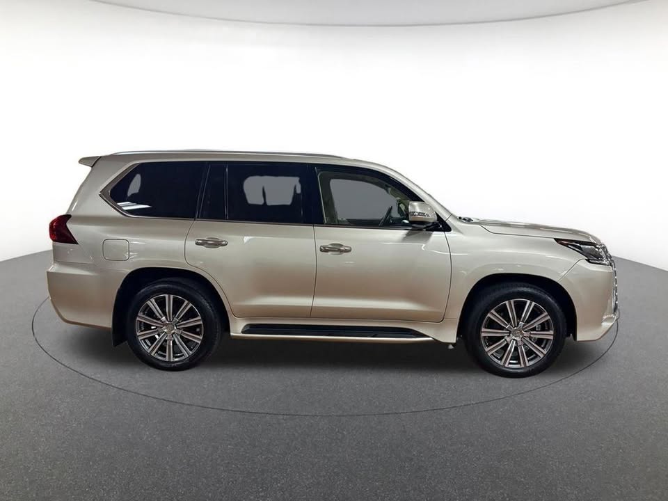 2017 LEXUS LX LX 570 in Newark, DE (photo 4) — photo 4