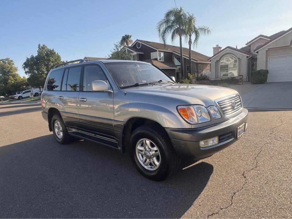 2001 Lexus LX · LX 470 Sport Utility 4D (photo 5) — photo 5