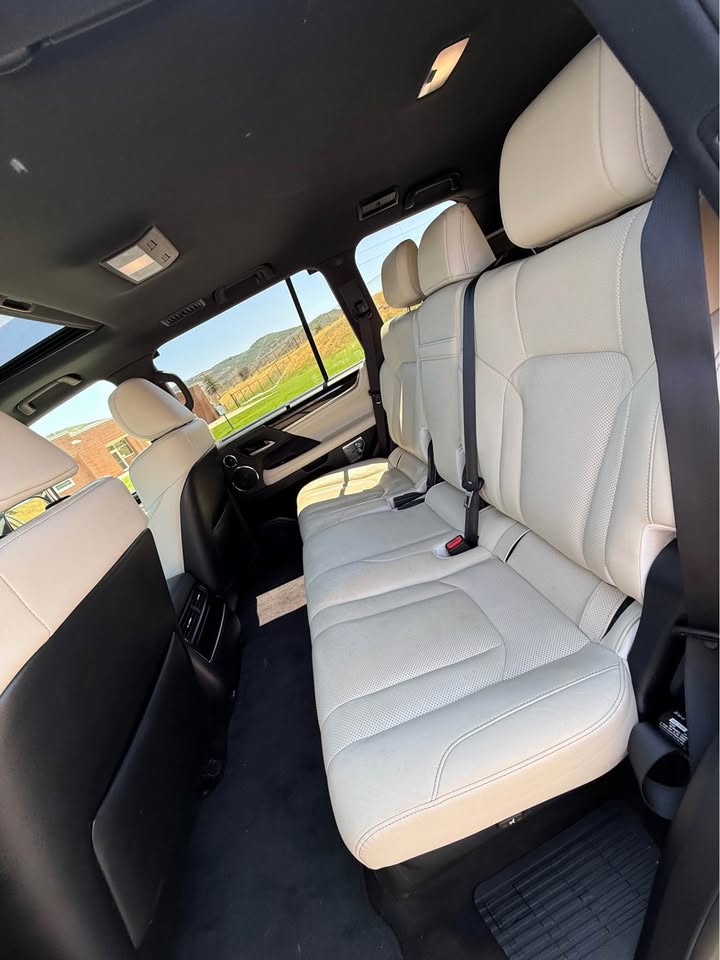 2020 Lexus LX LX 570 Sport Utility 4D (photo 10) — photo 10
