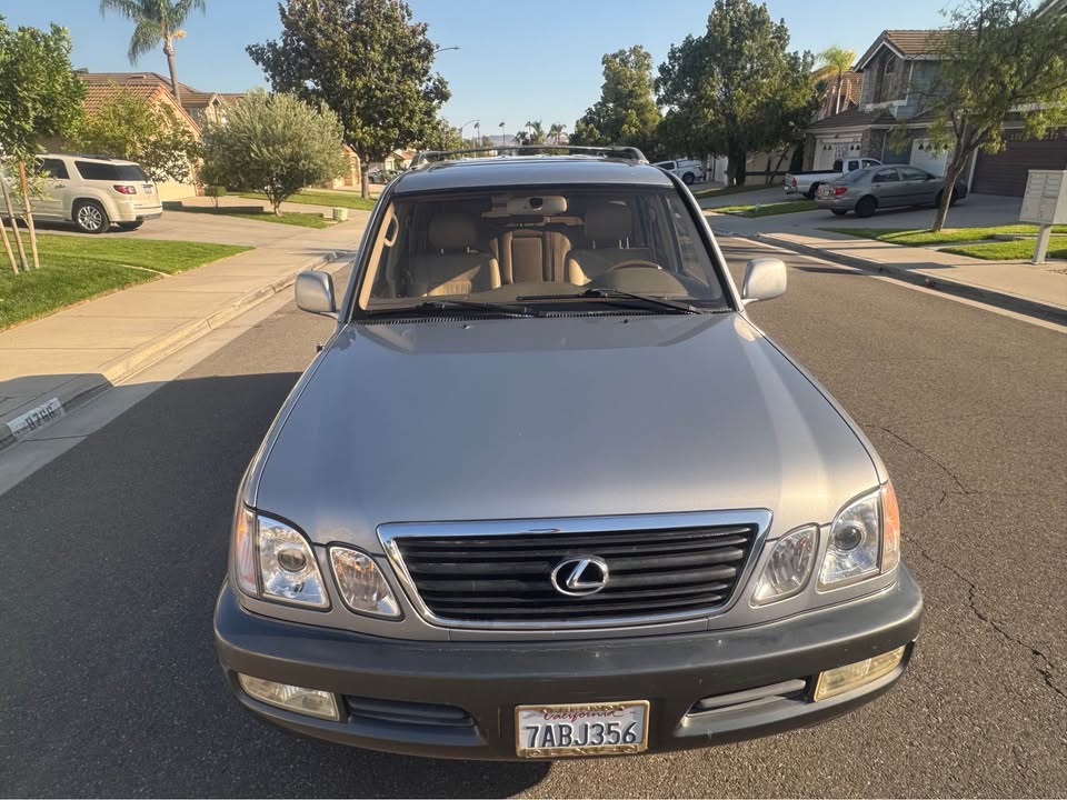 2001 Lexus LX · LX 470 Sport Utility 4D (photo 4) — photo 4