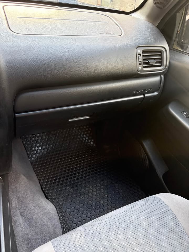 2001 Nissan Pathfinder SE Off-Road Sport Utility 4D (photo 6) — photo 6