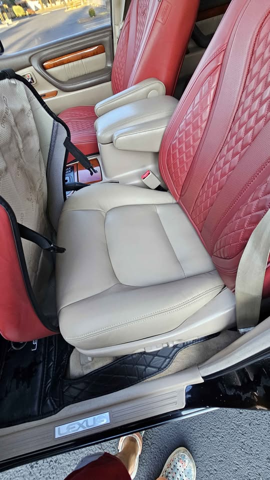 1999 Lexus LX · LX 470 Sport Utility 4D (photo 9) — photo 9