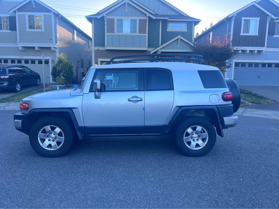 2007 Toyota FJ Cruiser · Sport Utility 2D in Federal Way, WA (photo 3) — photo 3