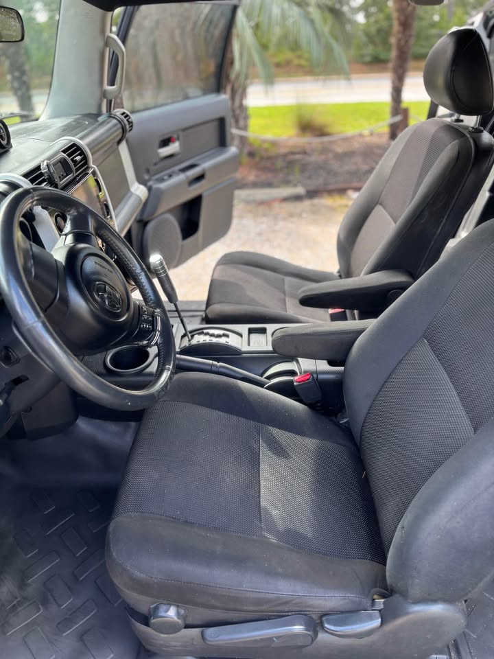 2007 Toyota FJ Cruiser · Sport Utility 2D (photo 11) — photo 11