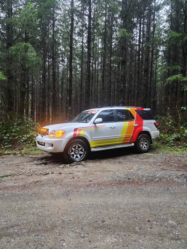 2006 Toyota Sequoia Limited 4x4 in Renton, WA (photo 7)