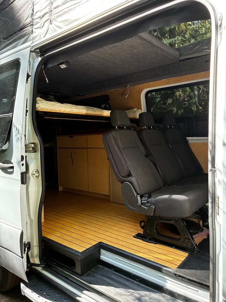 2020 Mercedes Benz (Freightliner-branded) sprinter 4x4 in Bainbridge Island, WA (photo 8)