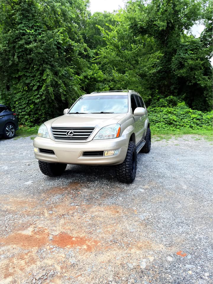 2005 Lexus GX · GX 470 Sport Utility 4D in Marietta, GA (photo 4) — photo 4