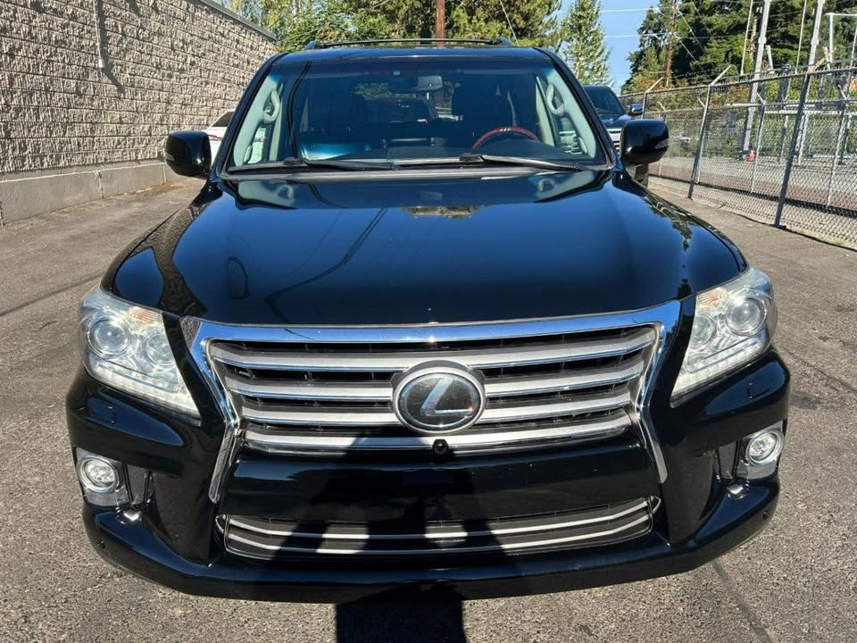 2014 Lexus LX 570 Sport Utility (photo 2) — photo 2