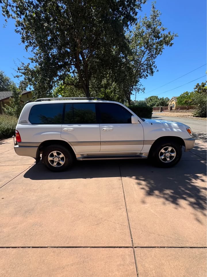 2001 Toyota Landcruiser · Sport Utility 4D in Sonoma, CA (photo 3)