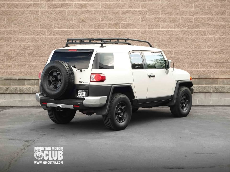 2010 Toyota FJ Cruiser (photo 7) — photo 7