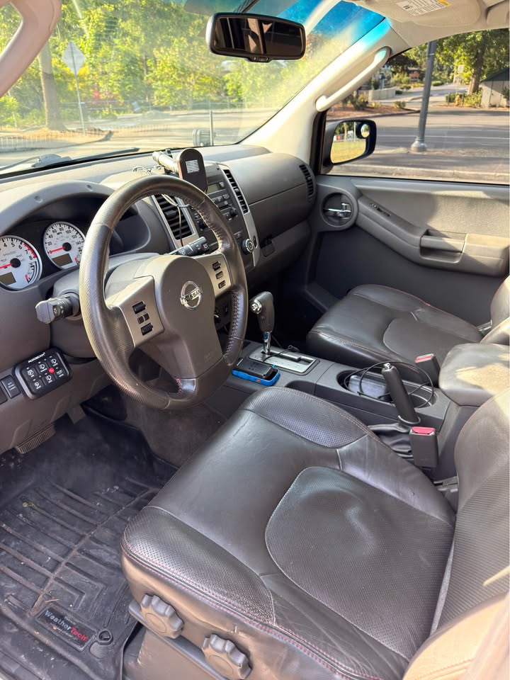 2011 Nissan Xterra · PRO-4X Sport Utility 4D (photo 8) — photo 8