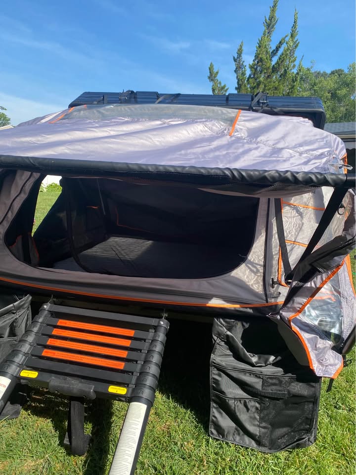 Roofnest Condor 2 XL Hard-Shell Rooftop Tent – Virginia Beach pick-up, Used Only 3 Times in Virginia Beach, VA (photo 4) — photo 4