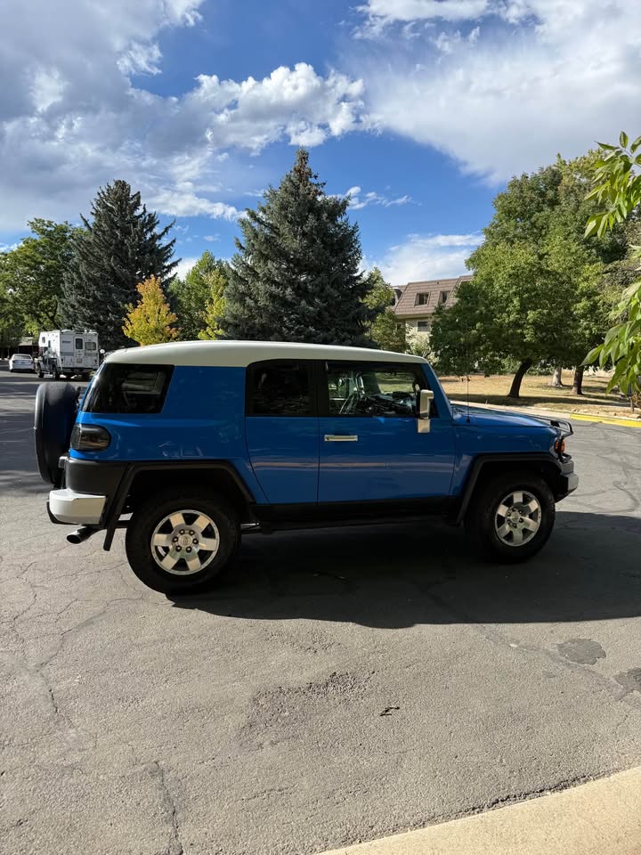 2007 Toyota FJ Cruiser · Sport Utility 2D in Boulder, CO (photo 5) — photo 5