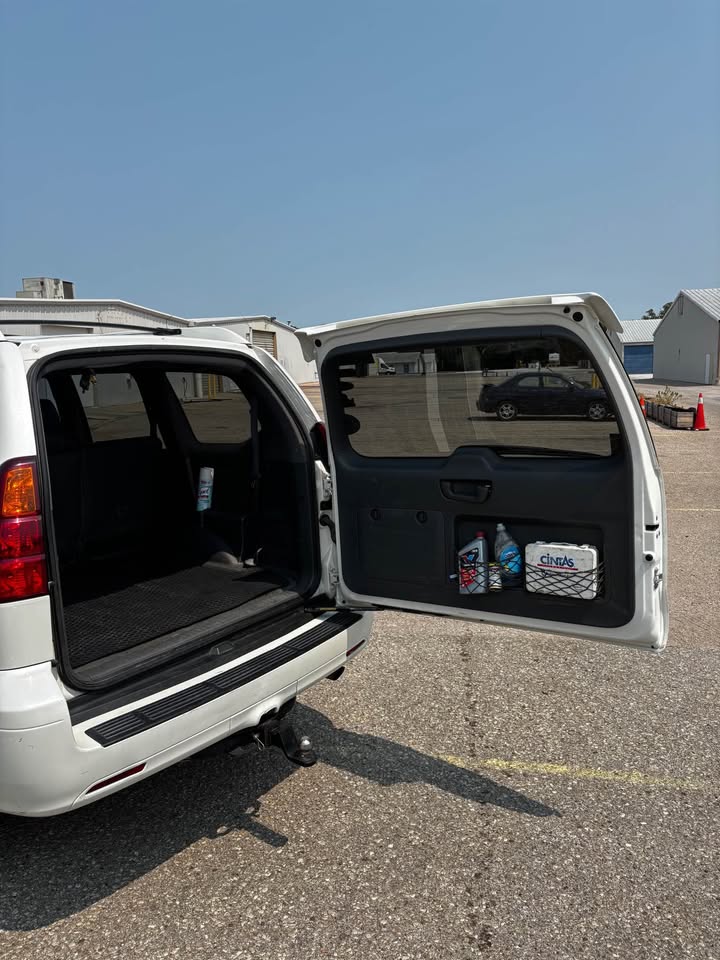 2004 Lexus GX · GX 470 Sport Utility 4D (photo 6) — photo 6