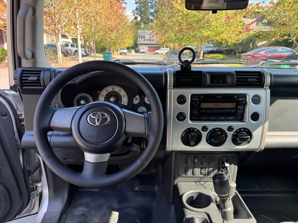 2007 Toyota FJ Cruiser · Sport Utility 2D (photo 12) — photo 12