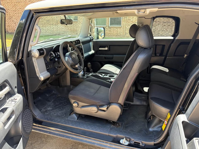 2008 Toyota FJ Cruiser · Sport Utility 2D — photo 3