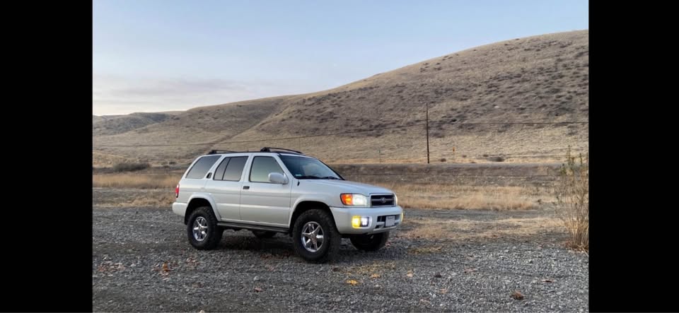 2001 Nissan Pathfinder · LE Sport Utility 4D (photo 7) — photo 7