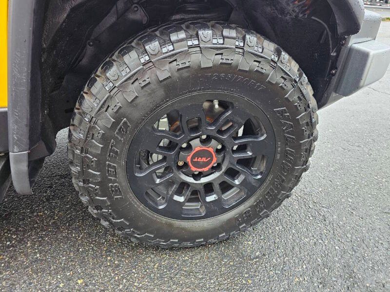 2008 Toyota FJ Cruiser · Sport Utility 2D in Seattle, WA (photo 6)