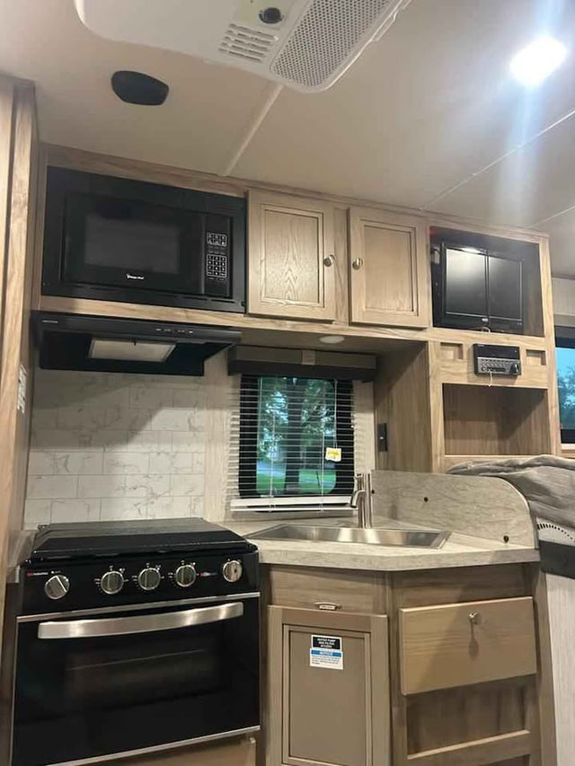 2021 palomino backpack camper — photo 3