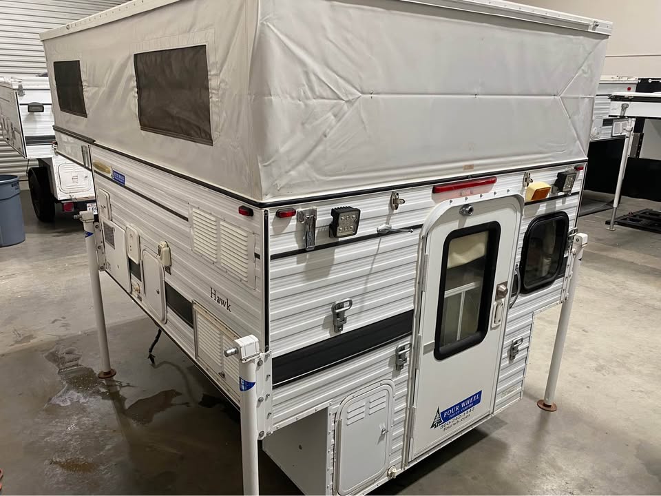 2012 Four Wheel Campers hawk (photo 6) — photo 6