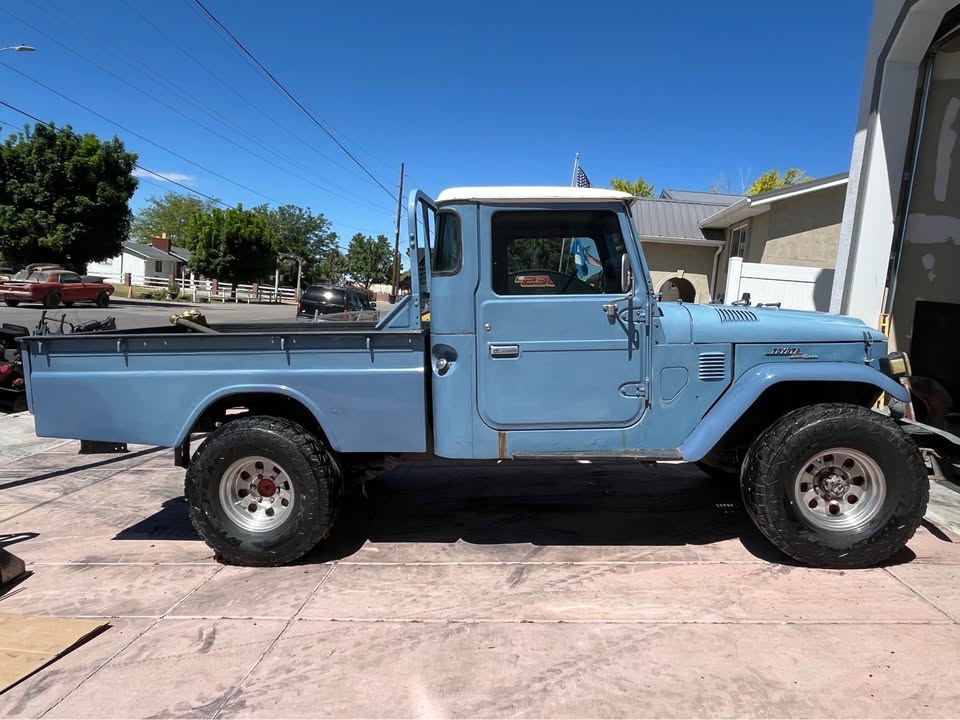 1977 fj45 toyota Land Cruiser in Provo, UT (photo 6) — photo 6