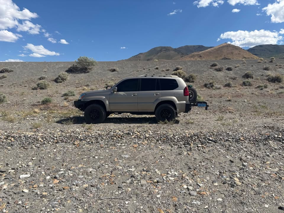 2004 Lexus GX · GX 470 Sport Utility 4D (photo 5) — photo 5